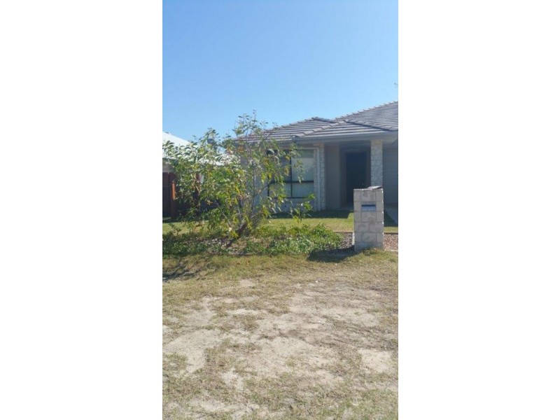 1/18 Coffey  Court, Beachmere QLD 4510