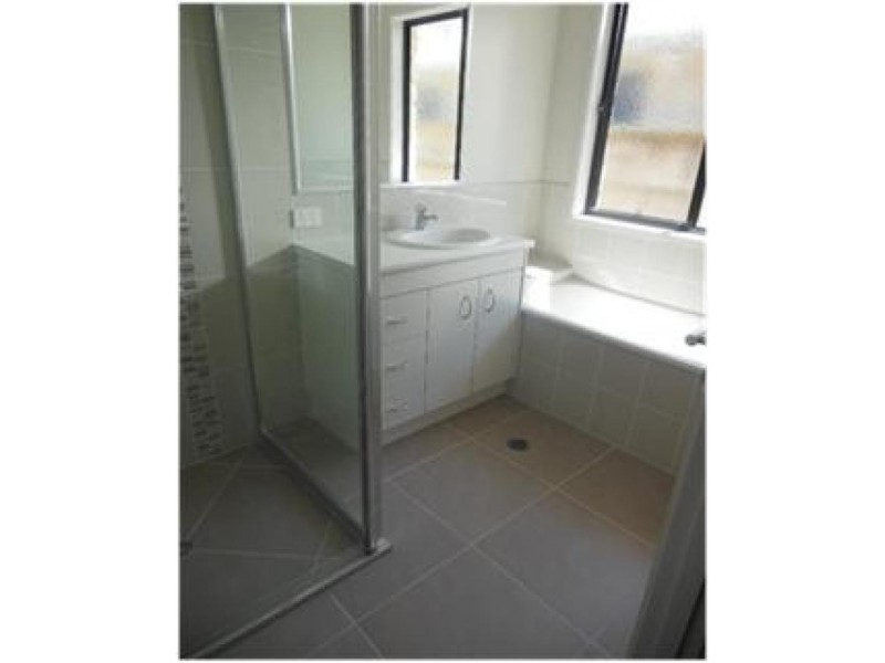 1/18 Coffey  Court, Beachmere QLD 4510