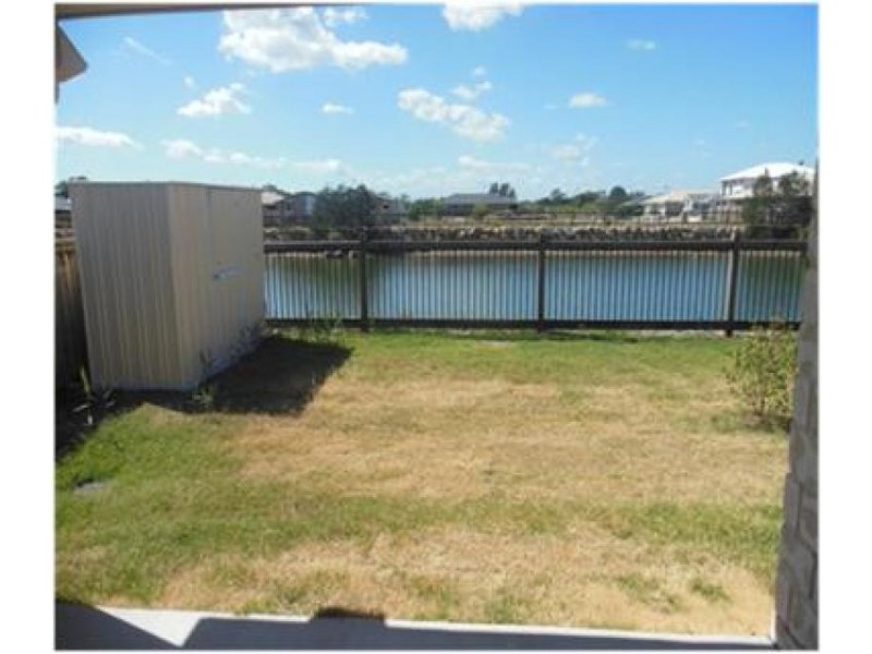 1/18 Coffey  Court, Beachmere QLD 4510