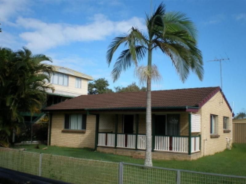 96 Biggs Avenue, Beachmere QLD 4510