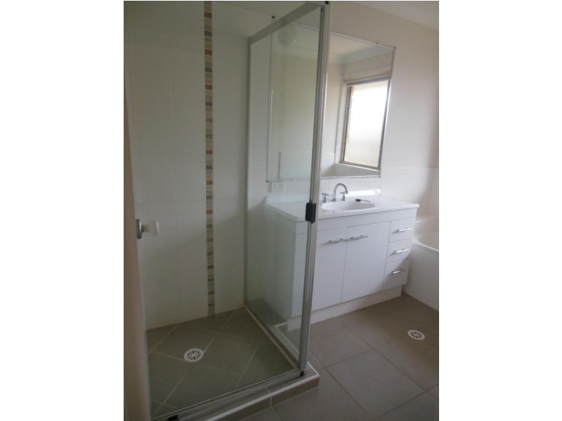 9 Dixon  Court, Beachmere QLD 4510