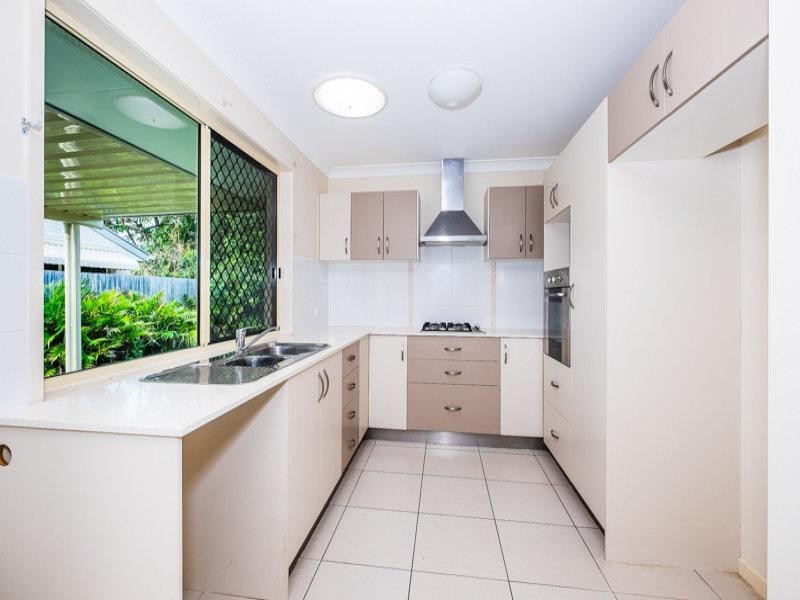 2/143 Bishop  Road, Beachmere QLD 4510