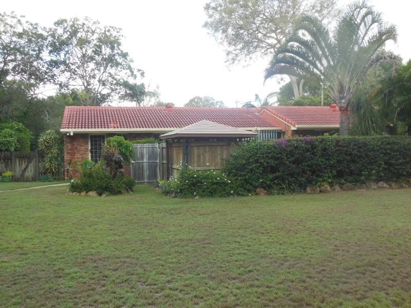 4 Savage Street, Beachmere QLD 4510
