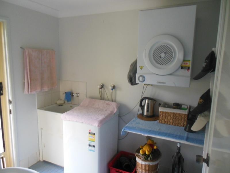 4 Savage Street, Beachmere QLD 4510