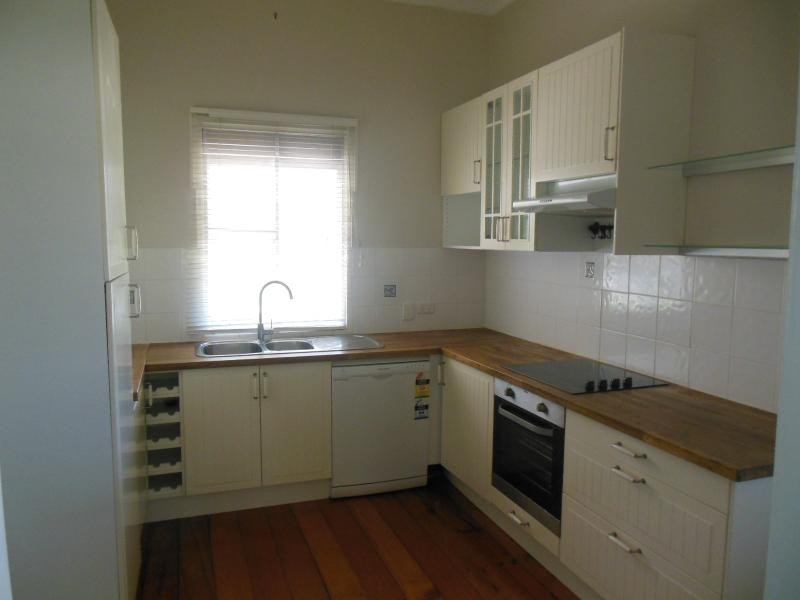 31 BISHOP Road, Beachmere QLD 4510