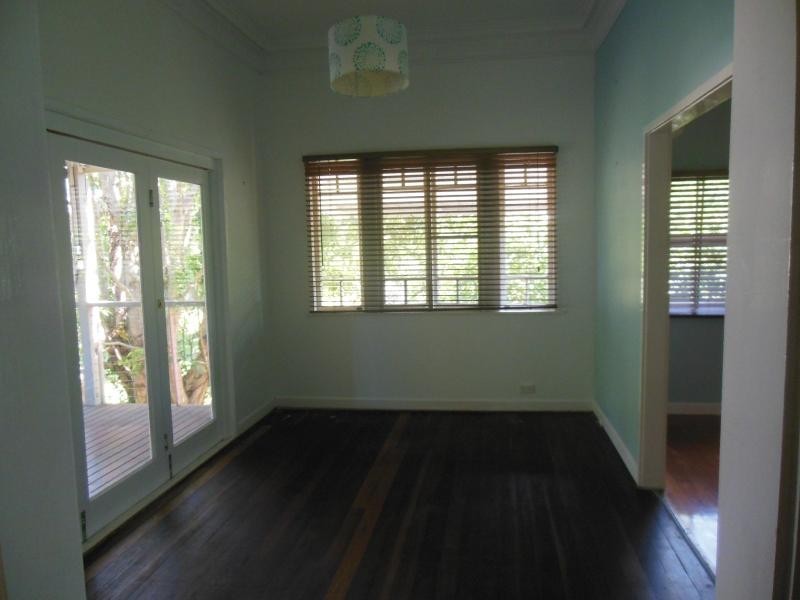 31 BISHOP Road, Beachmere QLD 4510