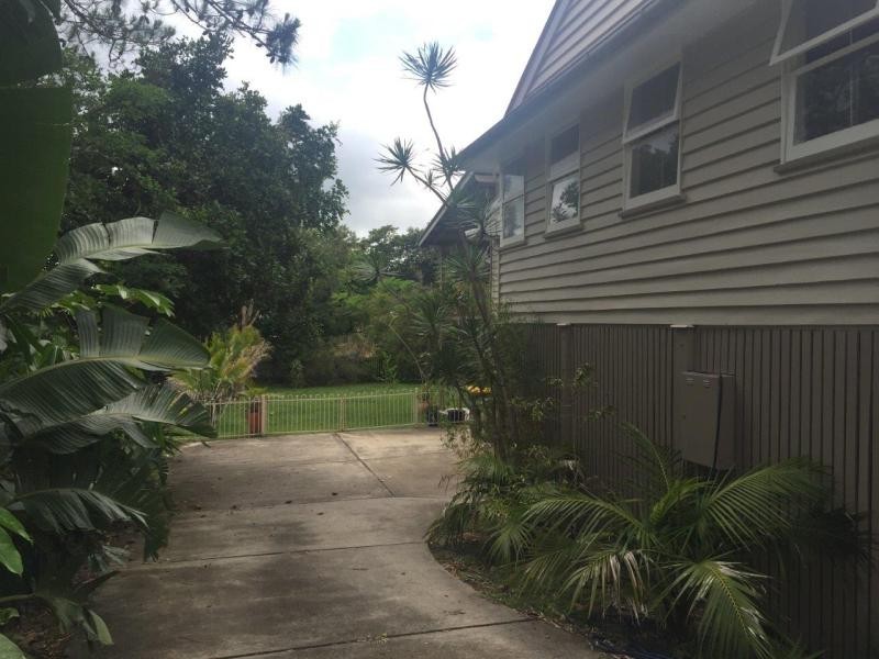 31 BISHOP Road, Beachmere QLD 4510