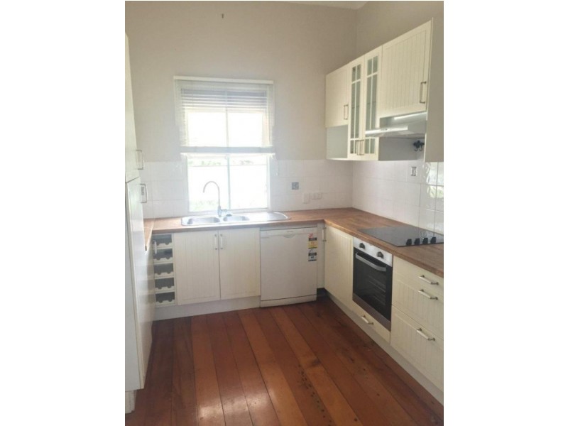 31 BISHOP Road, Beachmere QLD 4510