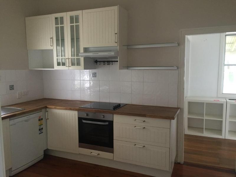 31 BISHOP Road, Beachmere QLD 4510