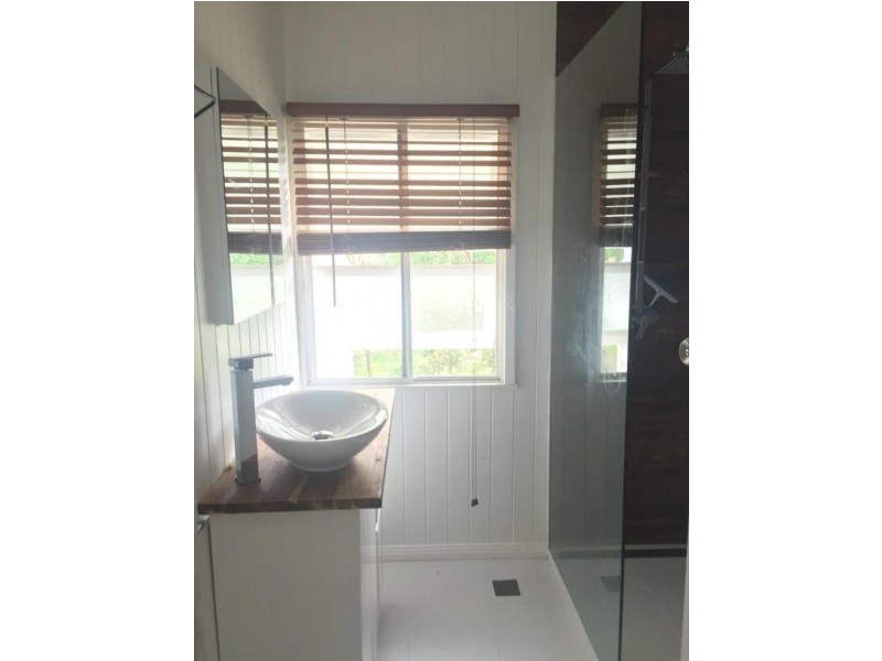 31 BISHOP Road, Beachmere QLD 4510