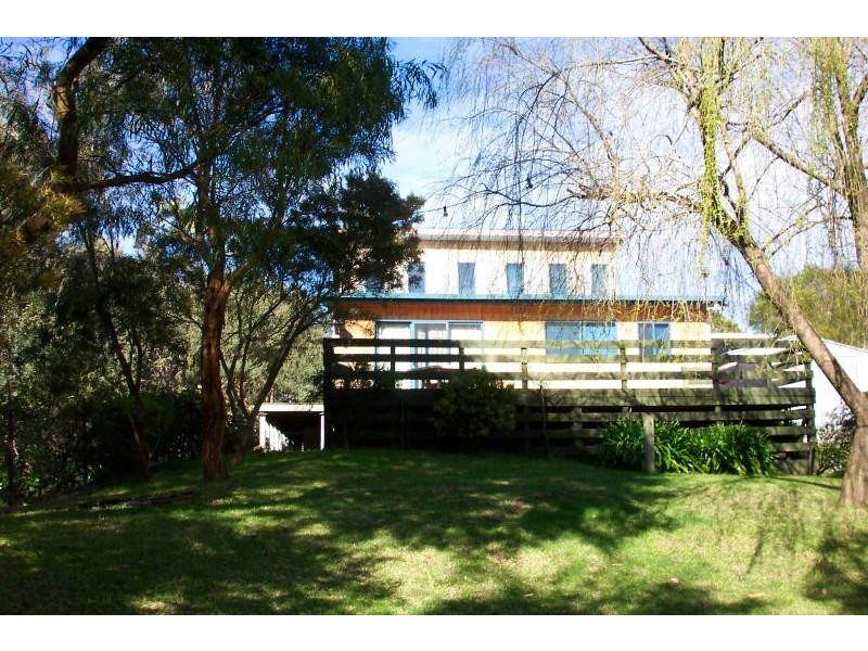 64 Lohr Avenue INVERLOCH 3996, Inverloch VIC 3996