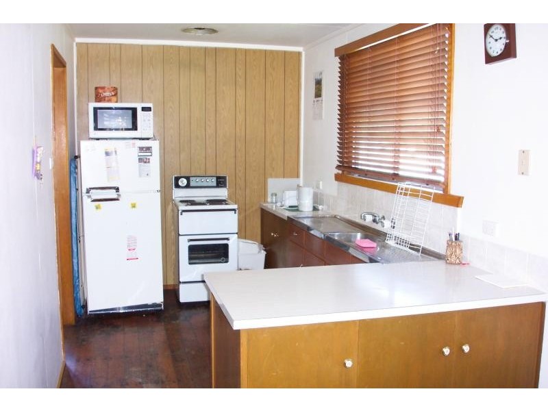 16 Beilby Avenue INVERLOCH 3996, Inverloch VIC 3996