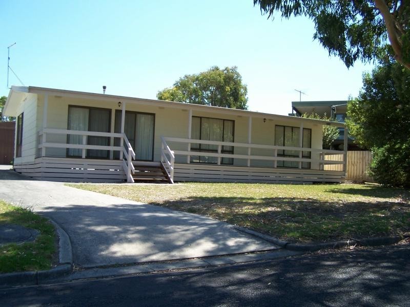 33 Beilby Avenue INVERLOCH 3996, Inverloch VIC 3996