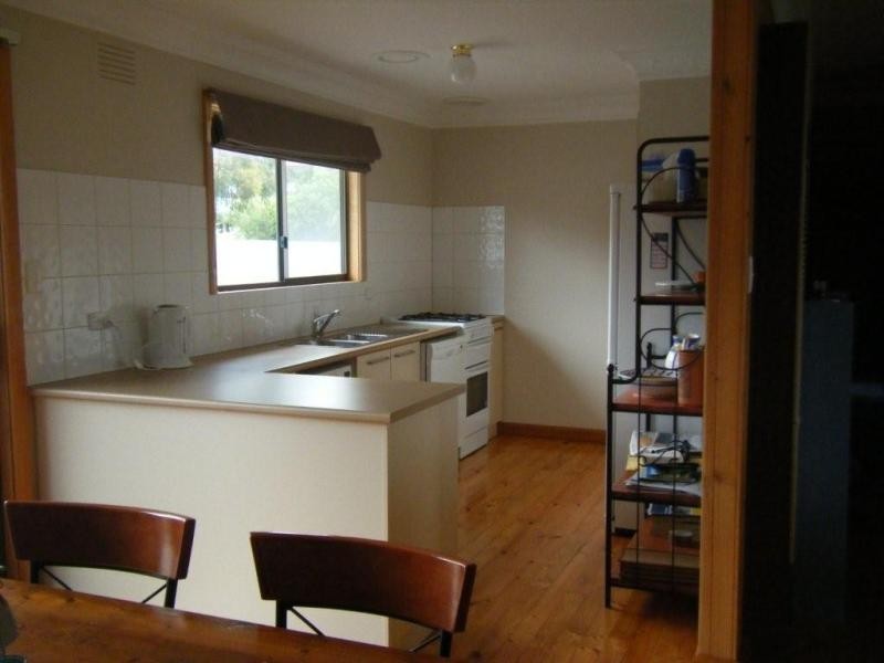 33 Beilby Avenue INVERLOCH 3996, Inverloch VIC 3996