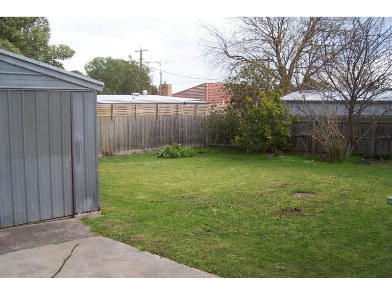 6 Gordon Avenue INVERLOCH 3996, Inverloch VIC 3996