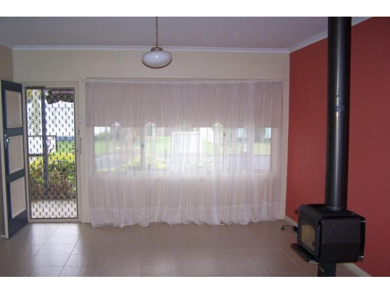 6 Gordon Avenue INVERLOCH 3996, Inverloch VIC 3996