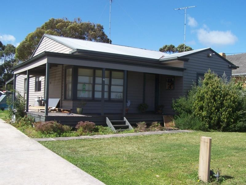 23 Bayview Avenue INVERLOCH 3996, Inverloch VIC 3996