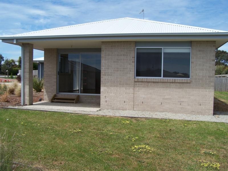 54 Tamara Crescent INVERLOCH 3996, Inverloch VIC 3996