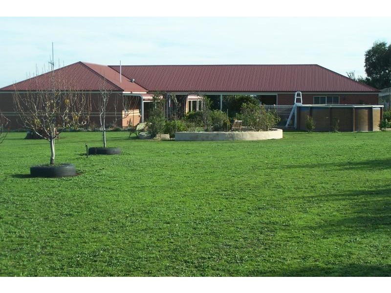 135 Gravel Pit Road INVERLOCH 3996, Inverloch VIC 3996
