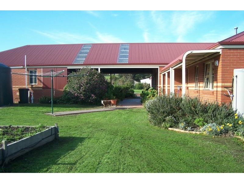 135 Gravel Pit Road INVERLOCH 3996, Inverloch VIC 3996