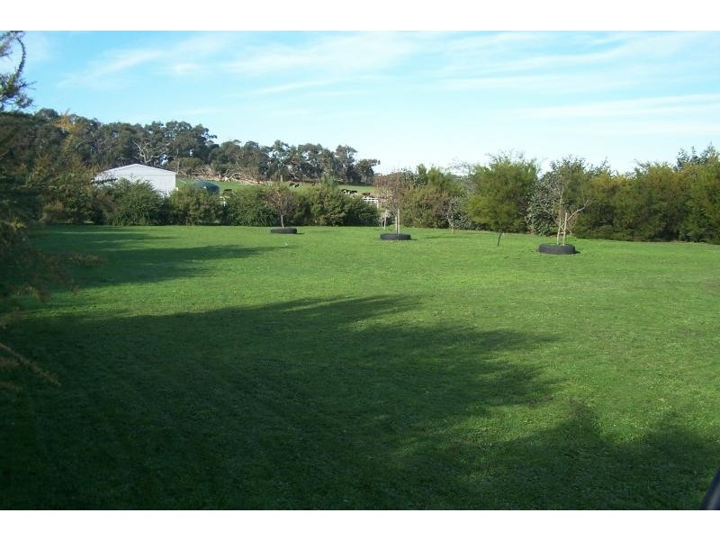 135 Gravel Pit Road INVERLOCH 3996, Inverloch VIC 3996
