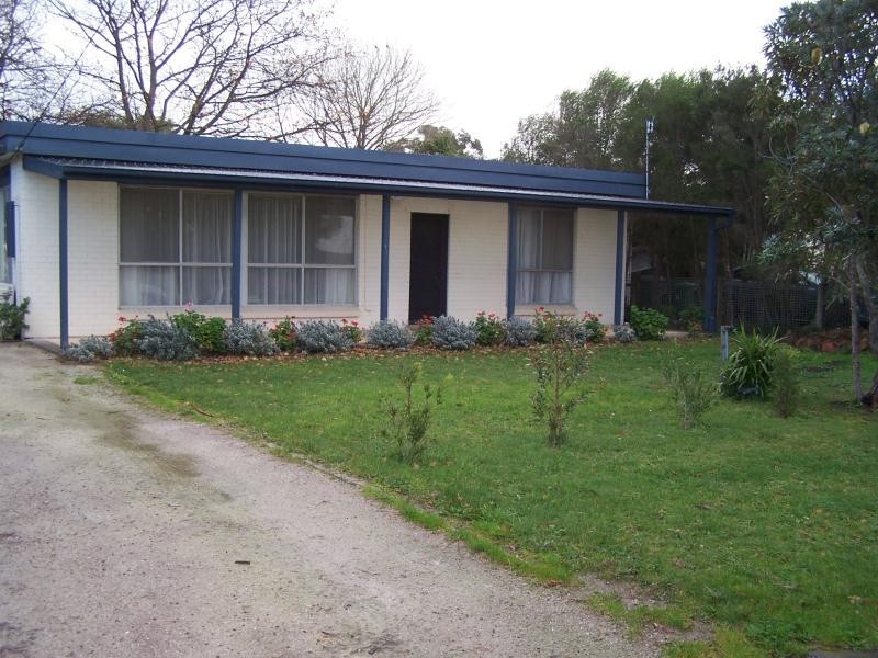 37  Cuttriss Street INVERLOCH 3996, Inverloch VIC 3996