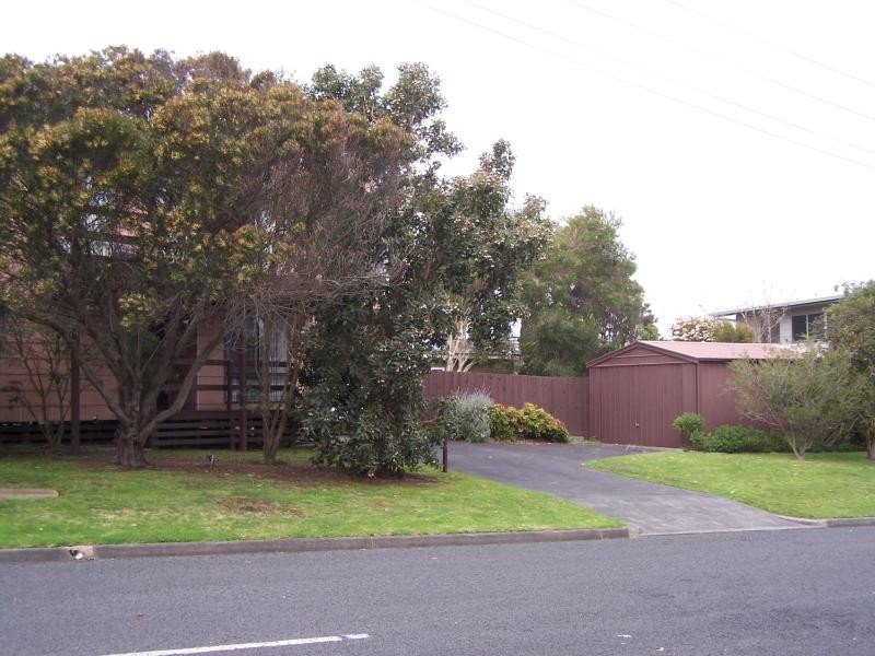 60 Bayview Avenue INVERLOCH 3996, Inverloch VIC 3996