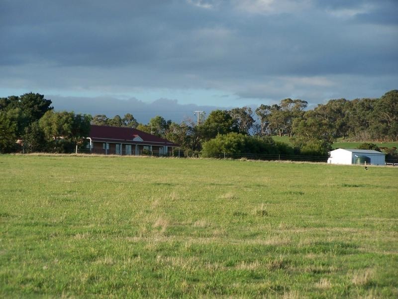 135 Gravel Pit Road INVERLOCH 3996, Inverloch VIC 3996