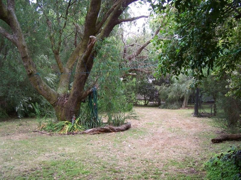 4 Ebor Avenue INVERLOCH 3996, Inverloch VIC 3996