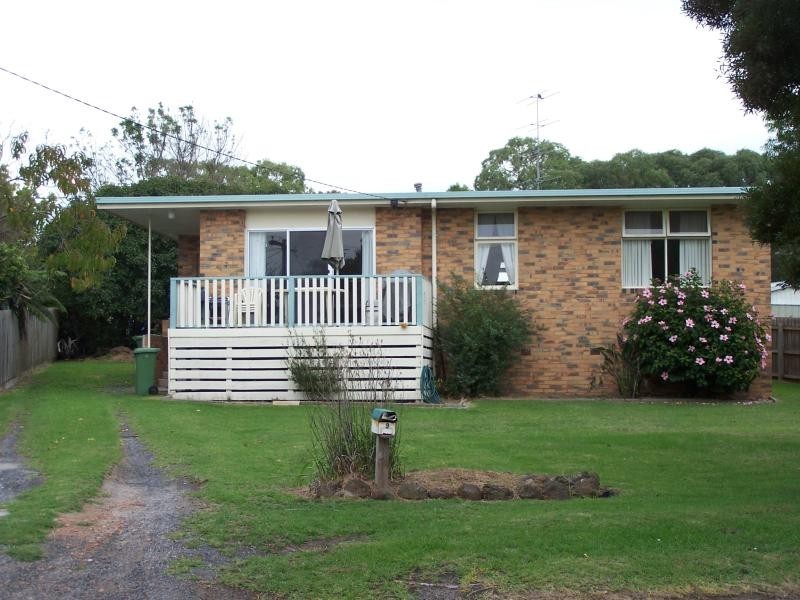9 Beilby Avenue INVERLOCH 3996, Inverloch VIC 3996