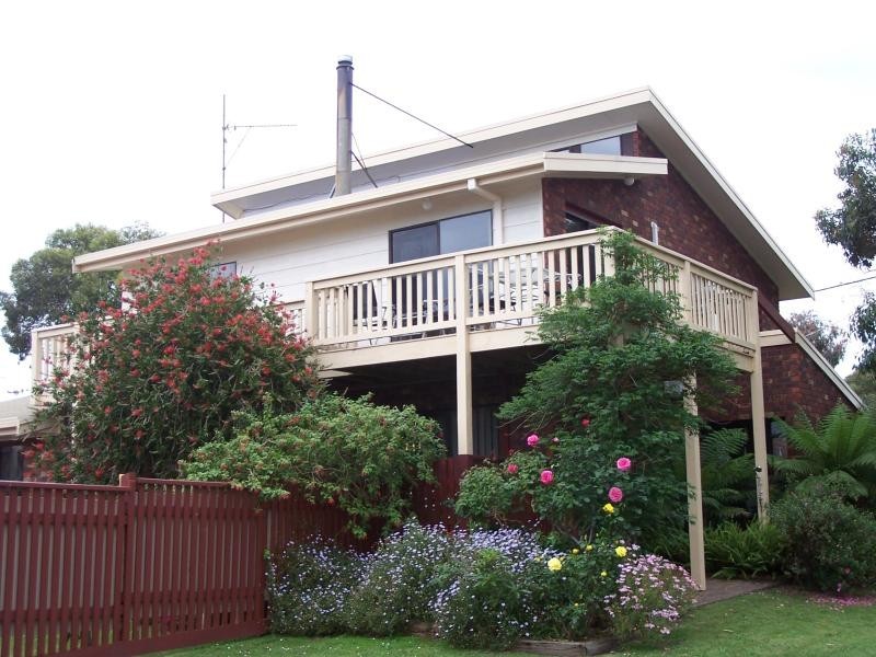 40 Gordon Avenue INVERLOCH 3996, Inverloch VIC 3996