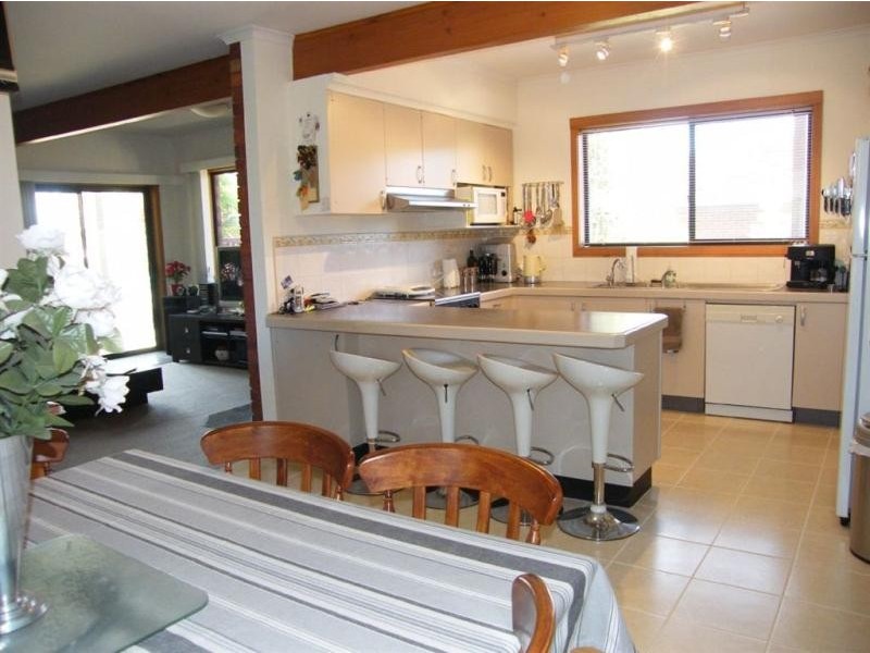 40 Gordon Avenue INVERLOCH 3996, Inverloch VIC 3996