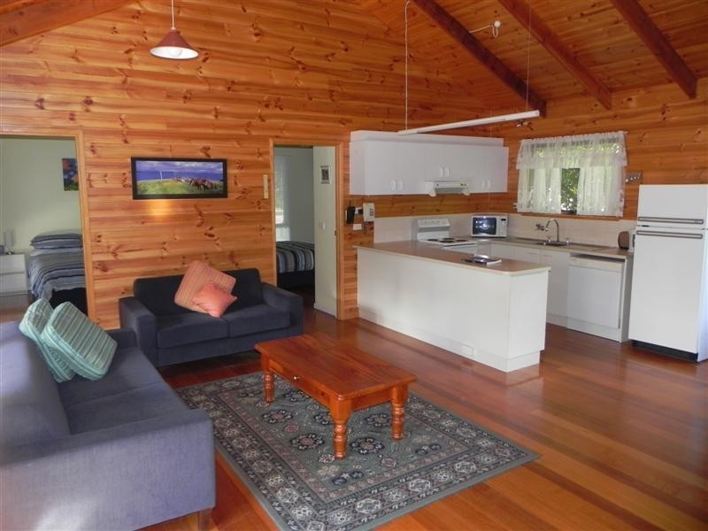 216 Surf  Parade INVERLOCH 3996, Inverloch VIC 3996