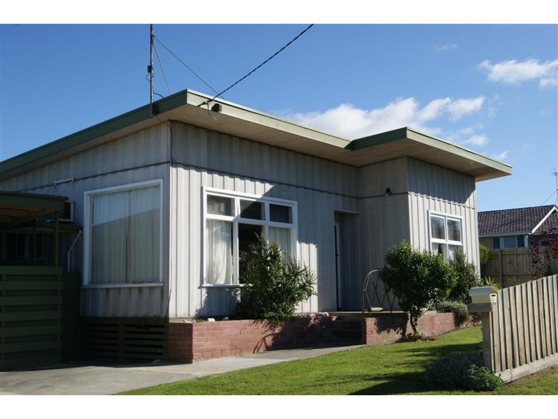 32 Bruce  Street INVERLOCH 3996, Inverloch VIC 3996