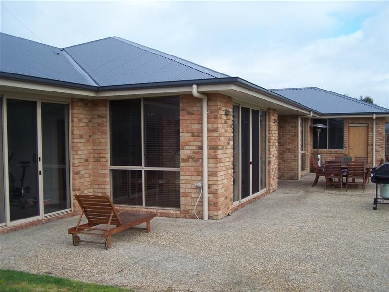 18 Albert Ruttle Drive INVERLOCH 3996, Inverloch VIC 3996