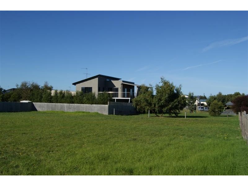 30 Endeavour  Place INVERLOCH 3996, Inverloch VIC 3996