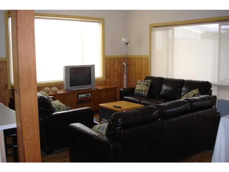 2 Wallace  Avenue INVERLOCH 3996, Inverloch VIC 3996