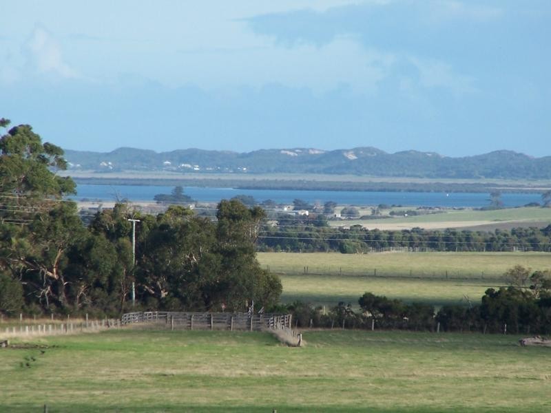 135 Gravel Pit Road INVERLOCH 3996, Inverloch VIC 3996