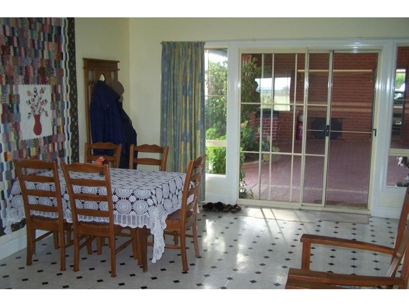 135 Gravel Pit Road INVERLOCH 3996, Inverloch VIC 3996