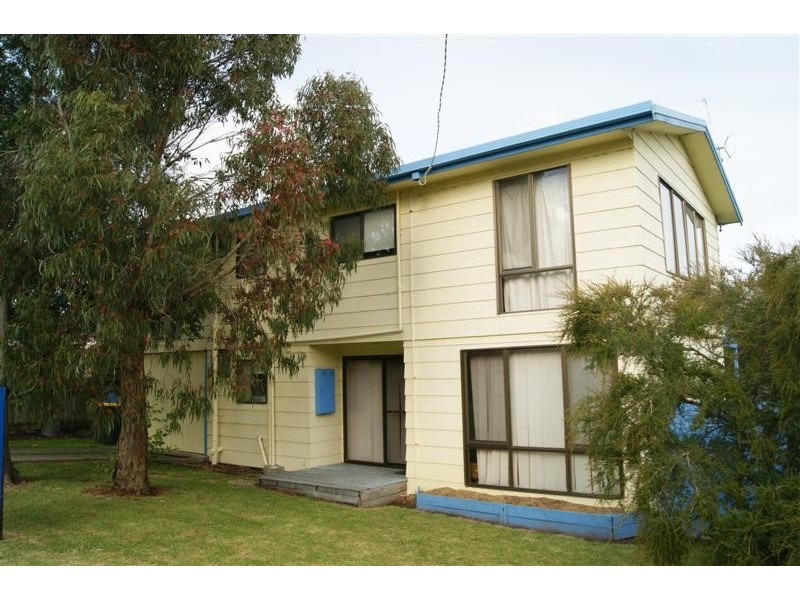 4 Beilby Avenue INVERLOCH 3996, Inverloch VIC 3996