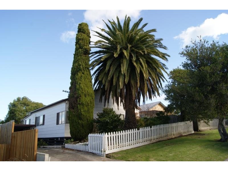 10 Hopetoun  Street INVERLOCH 3996, Inverloch VIC 3996