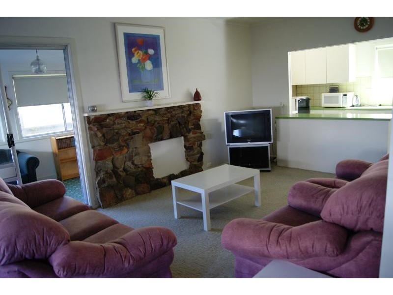 10 Hopetoun  Street INVERLOCH 3996, Inverloch VIC 3996