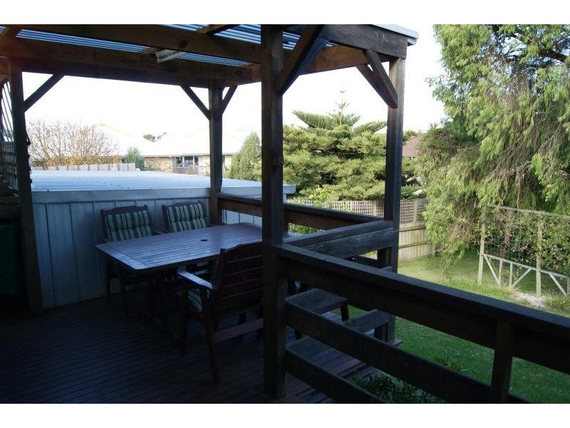 10 Hopetoun  Street INVERLOCH 3996, Inverloch VIC 3996