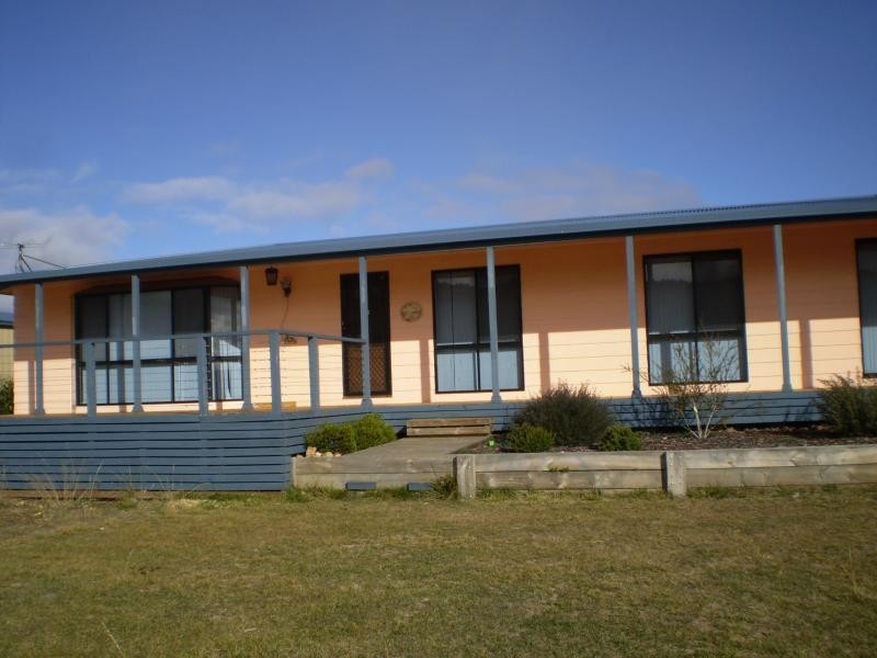 37 Snowy Creek Avenue COOMA 2630, Cooma NSW 2630