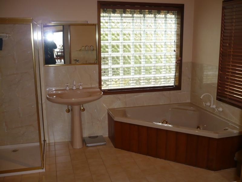 72 Gillcrest Drive BEGA 2550, Bega NSW 2550