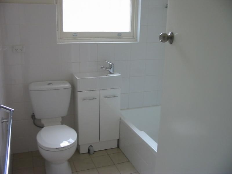 1/73 Cronulla Street, Carlton NSW 2218