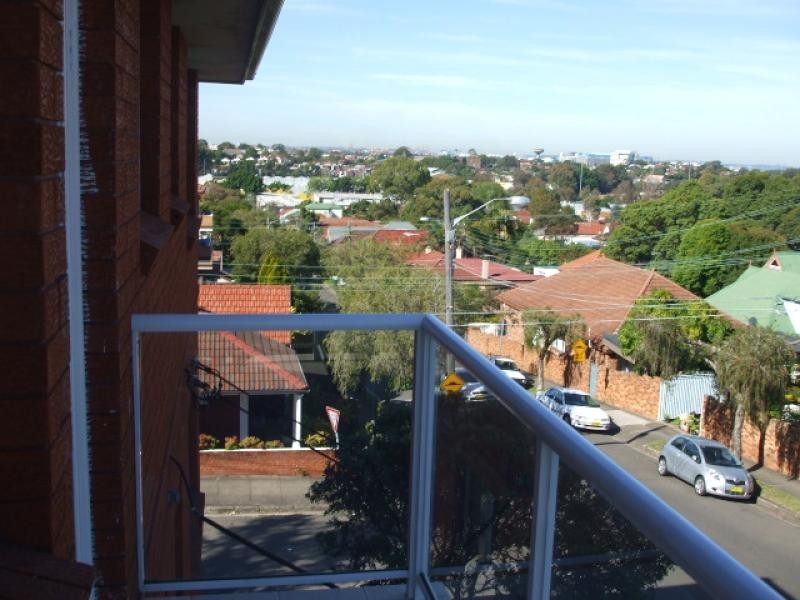 8/81 Warren Road, Marrickville NSW 2204