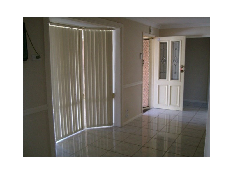 4 Whitby Road, Kings Langley NSW 2147