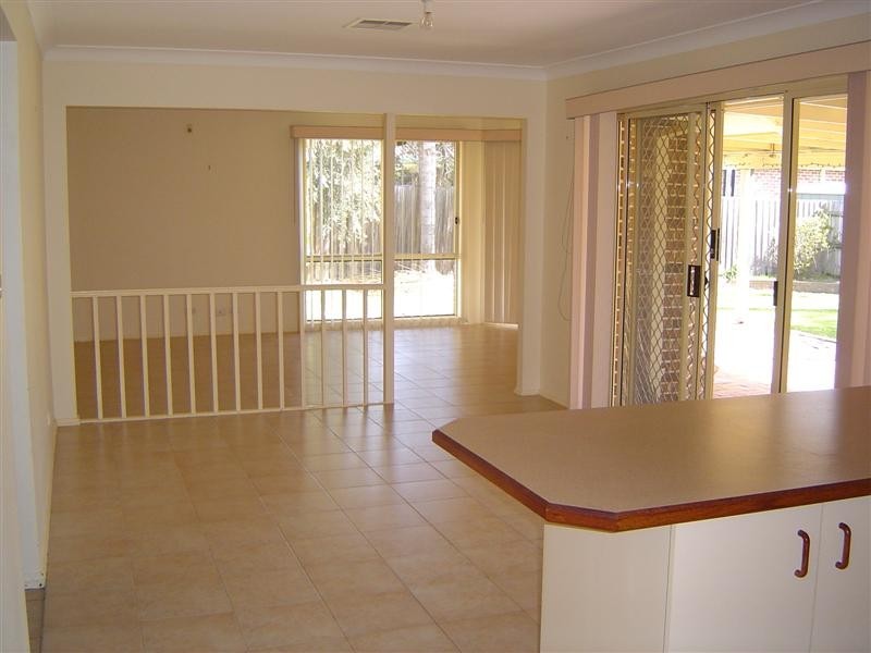 8 Chateau Terrace, Quakers Hill NSW 2763