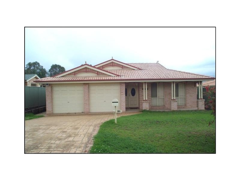 61 Aylward Avenue, Quakers Hill NSW 2763